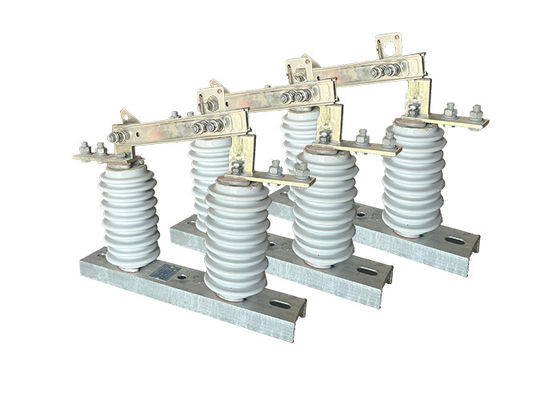 เครื่องสลับแยกความดันสูงเซรามิก 12kV-36kV AC Power Vertical Break Switch สําหรับระบบกระจายกลางแจ้ง